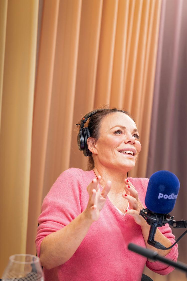 Ditte Okman har været vært på 'Det, vi taler om' siden 2014, hvor sladderprogrammet gik i luften på hedengangne Radio24syv. Siden er det blevet udgivet af B.T., Podimo og nu Radio IIII. Foto: Miriam Dalsgaard