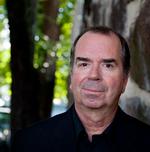 Jan Kjærstad skriver med den uforbederlige nostalgikers kærlighed til barndommens legetøj, slik og tegneserier. Foto: Mimsy Møller  