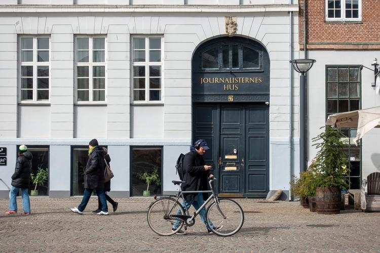 Dansk Journalistforbund, der har hovedsæde i Journalisternes Hus på Gammel Strand i København, har beklaget forløbet med de overenskomststridige udbetalinger. Og undskyldt over for sine medlemmer.  Foto: Christian Lindgren/Ritzau Scanpix