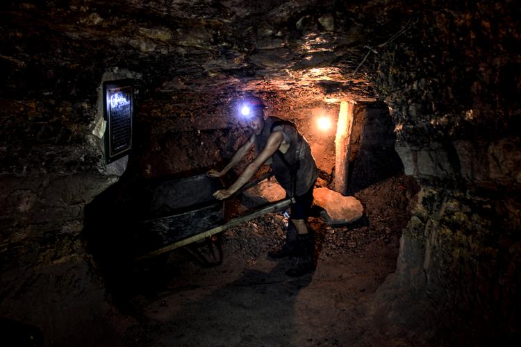 En ny lov skal lokke private firmaer til at udvinde Venezuelas uudnyttede mineralforekomster. Foto: Johnny Parra/Ritzau Scanpix