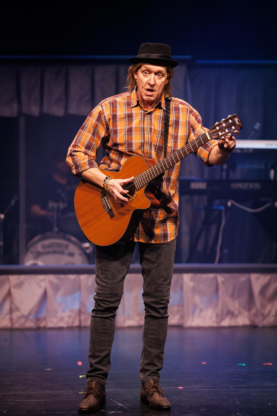 Han tog tykt knald på en bestemt type jysk hjemstavnstrubadur