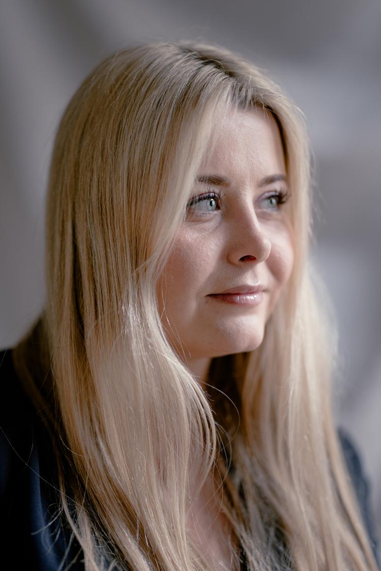 Fransiska Mannerup er tidligere anbragt og forperson for De Anbragtes Vilkår. Som voksen fik hun aktindsigt i sin egen sag. Her opdagede hun, at hendes navn gennem årene ofte var stavet forkert.  Foto: Peter Maunsbach