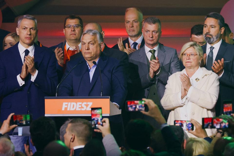»Valgresultatet er klart og smertefuldt«: Orbán erkender nederlag