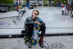 Dagen efter valget i Ungarn diskuterer Márk Tauber Márton det historiske magtskifte med sine venner i skateparken. Foto: Christian Falck Wolff