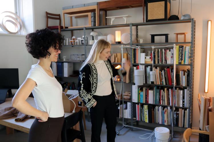 De ville gerne stille op som makkerpar, men produktionen ville ikke have dem begge foran kameraet, derfor valgte parret selv, at Isabel skulle være frontfigur.   Foto: Anne Rumland Østbygaard
