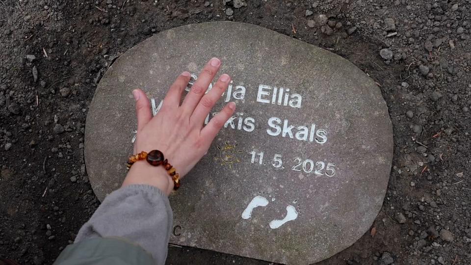 Sandra Vlachakis datters grav blev ryddet: »Det føles som et overgreb«