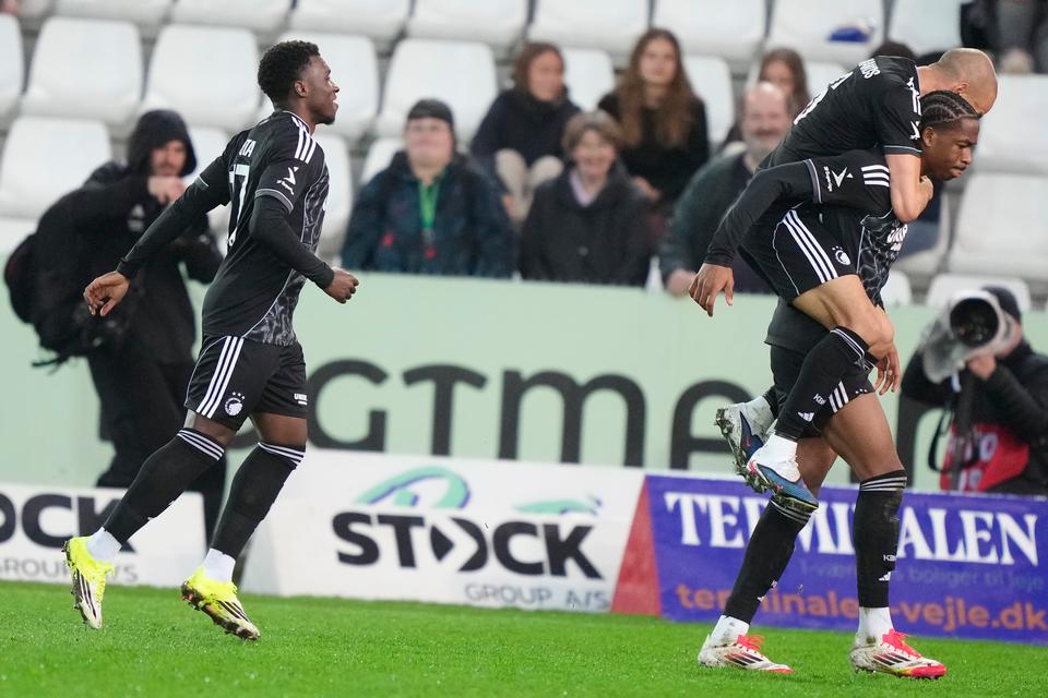 Sene teenagermål giver FCK fuld gevinst mod bundproppen