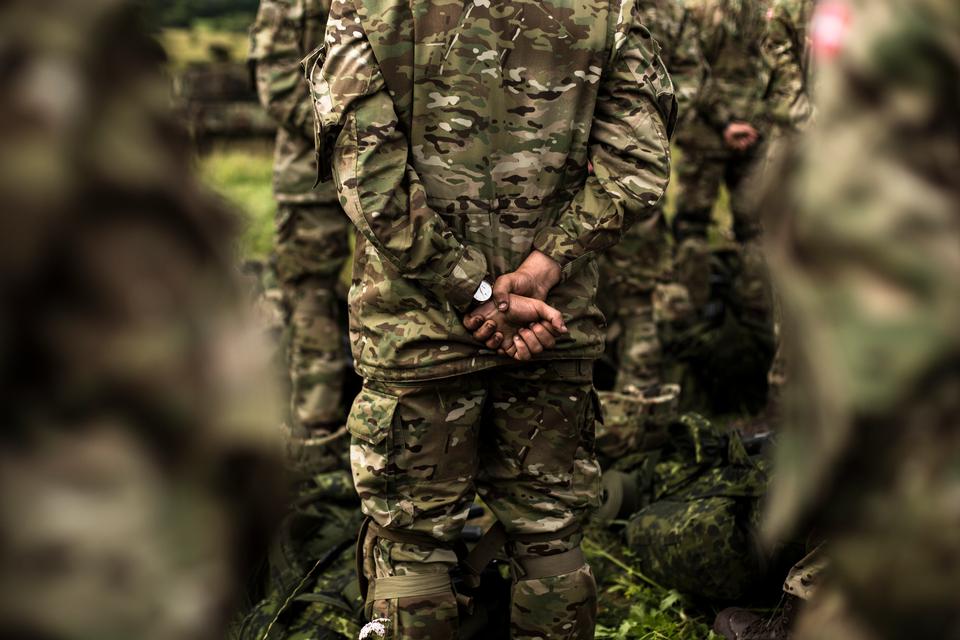 Fyret fra forsvaret: »Din bror har været aktiv i specialenheden Speznaz i den russiske hær«