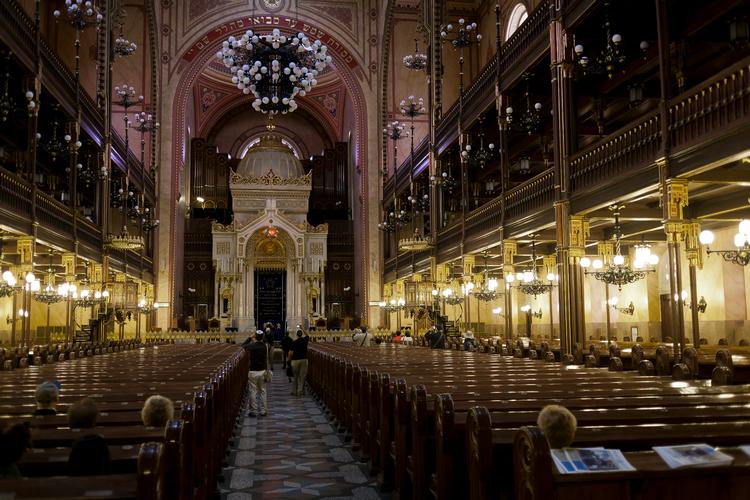 Den Store Sygnagoge er den største synagoge i Europa. Den er opført mellem 1854-1859 i Byzantinsk-maurisk stil af arkitekten Lufwig Förster. Foto: Hanne Boock