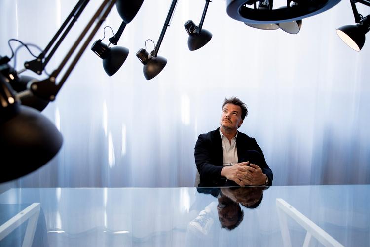 Arkitekt Bjarke Ingels er stifter og frontfigur for tegnestuen BIG. Foto: Andreas Merrald