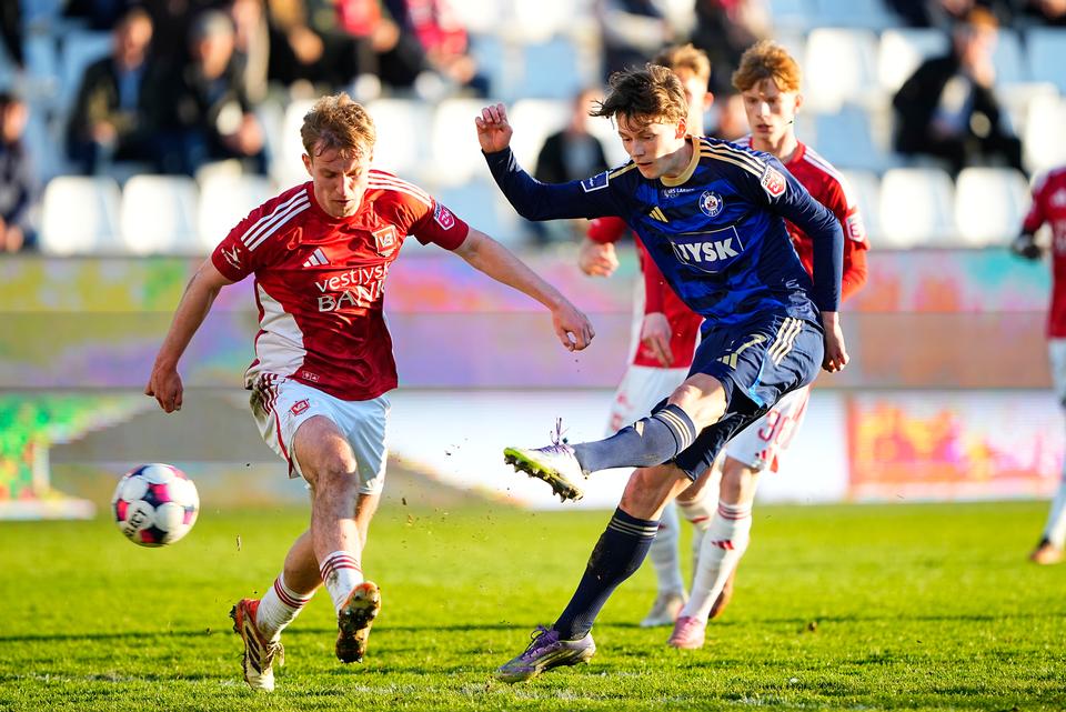 Vejle rykker ud af Superligaen efter sen straffesparksscoring