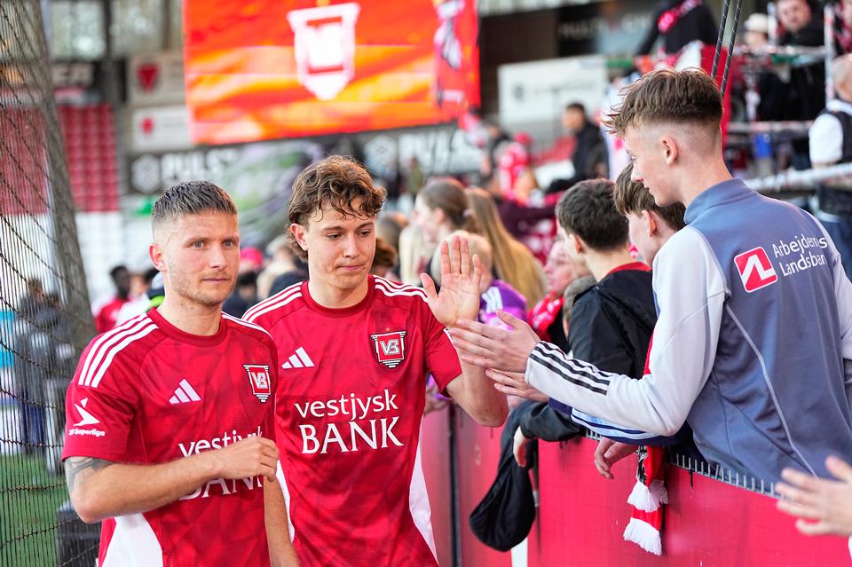 Vejle rykker ud af Superligaen efter sen Silkeborg-scoring