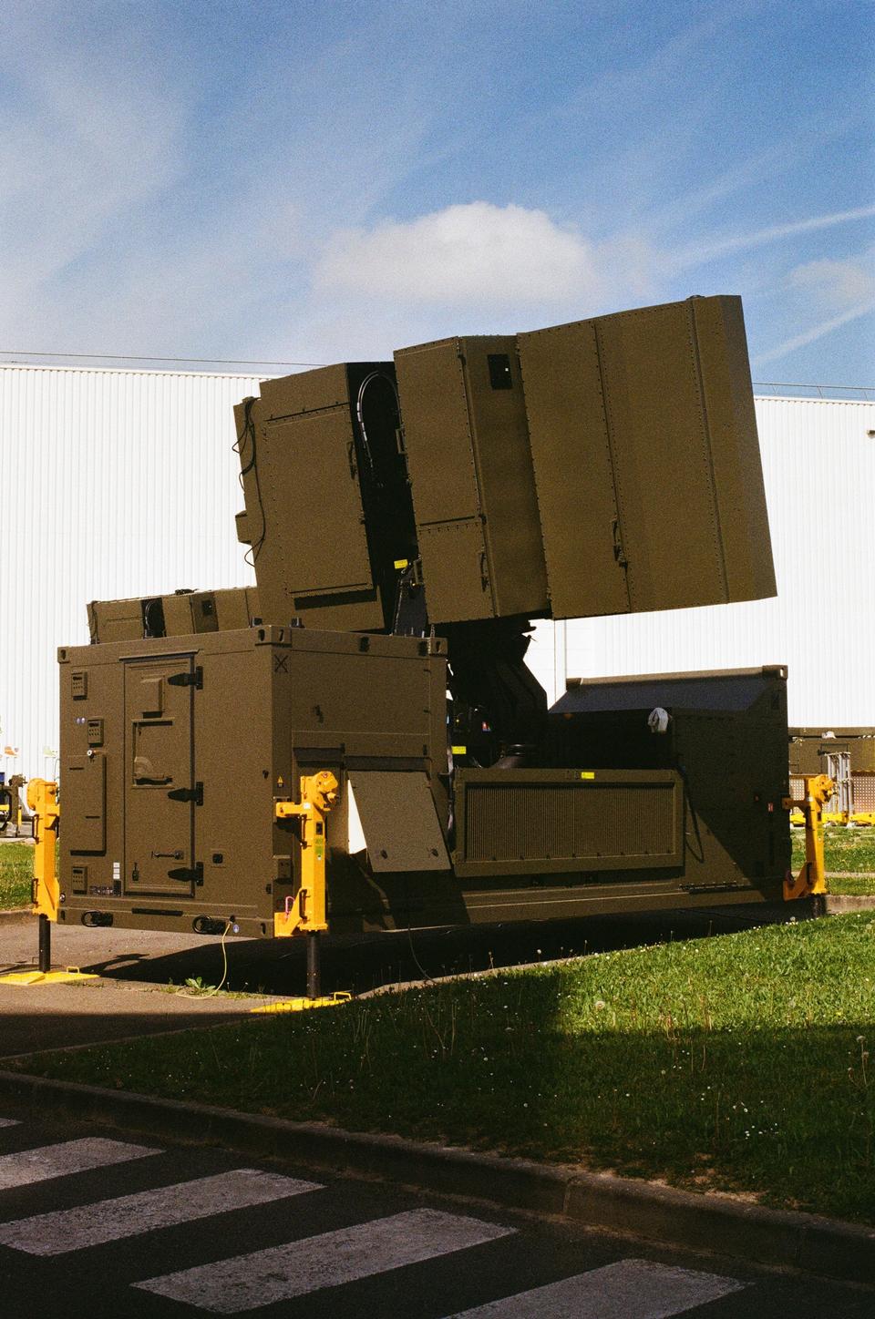 Købet er ikke bare en konkret aftale. Det er også et tydeligt signal til amerikanerne