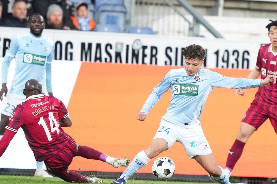 Sønderjysk selvmål sender FC Midtjylland på førstepladsen