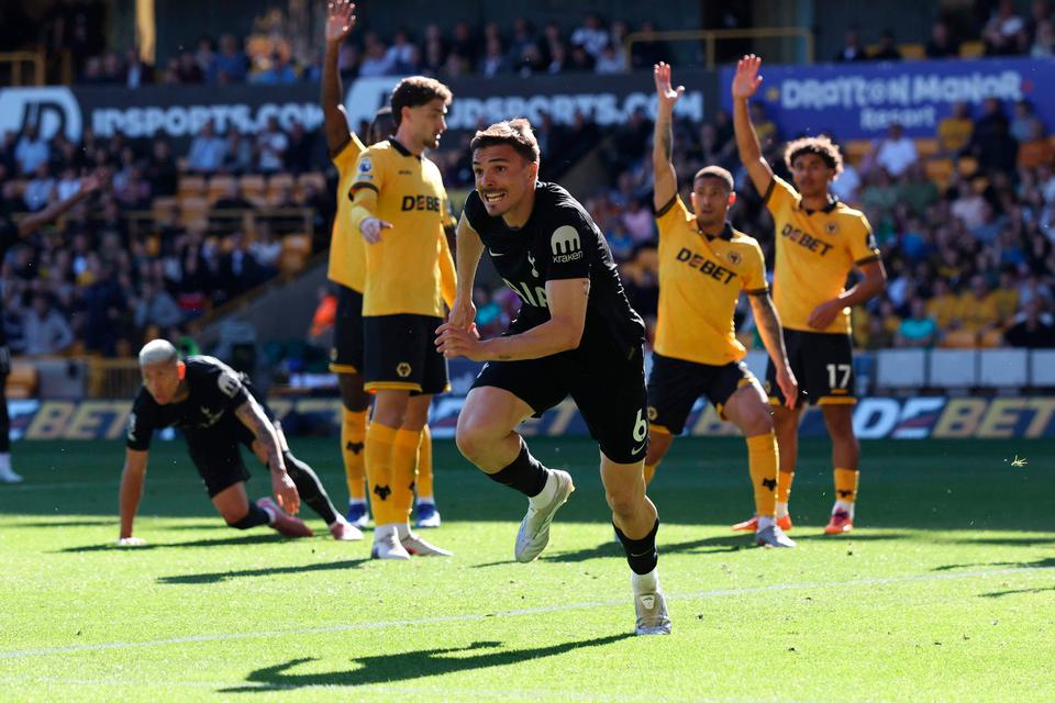 Sen scoring skaffer Tottenham første PL-sejr i 2026