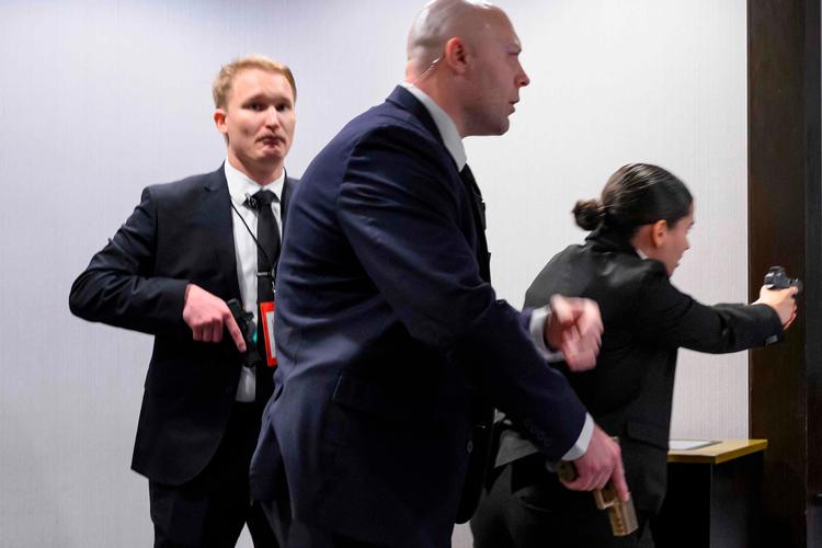 Den tidligere Secret Service–agent Barry Donadio vurderer trods kritik af sikkerheden på Hilton-hotellet i Washington, D.C., over for BBC, at der ikke har manglet agenter og politi til korrespondentmiddagen.
»De havde nok flere end rigeligt«, siger han og konkluderer så: 
»Det havde de bestemt, fordi de stoppede ham«. Foto: Mandel Ngan/Ritzau Scanpix