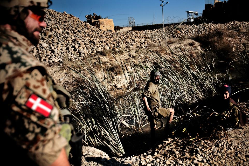 Fogh siger ja til citater fra fortrolige møder i Afghanistan-udredning – andre er tavse