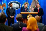 USA's fungerende justitsminister, Todd Blanche, annoncerede tiltalen mod James Comey på et pressemøde tirsdag aften. Foto: Nathan Howard/Ritzau Scanpix