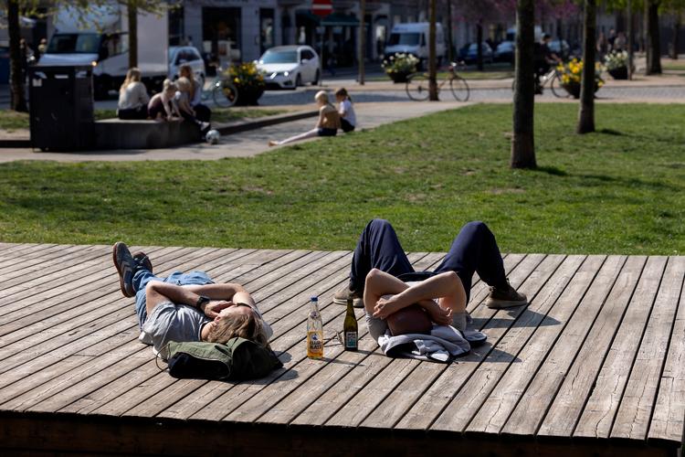 Solskin i byen på årets første majdag. Foto: Finn Frandsen