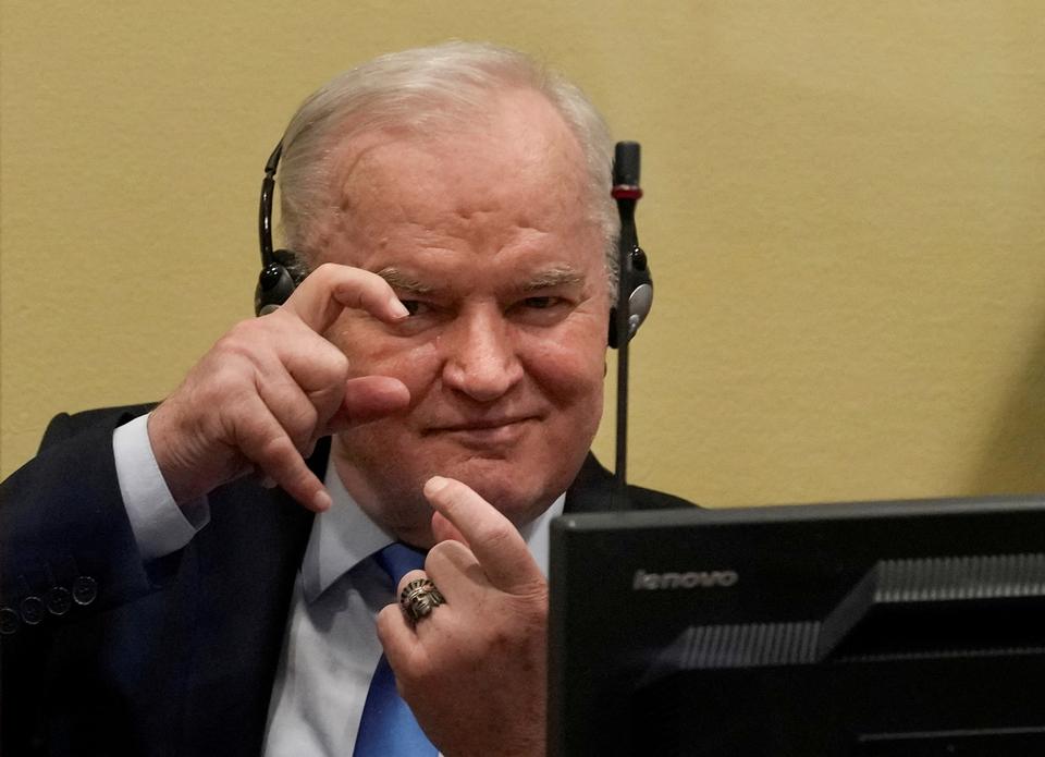 Advokater kræver krigsforbryderen Mladic løsladt af helbredsgrunde
