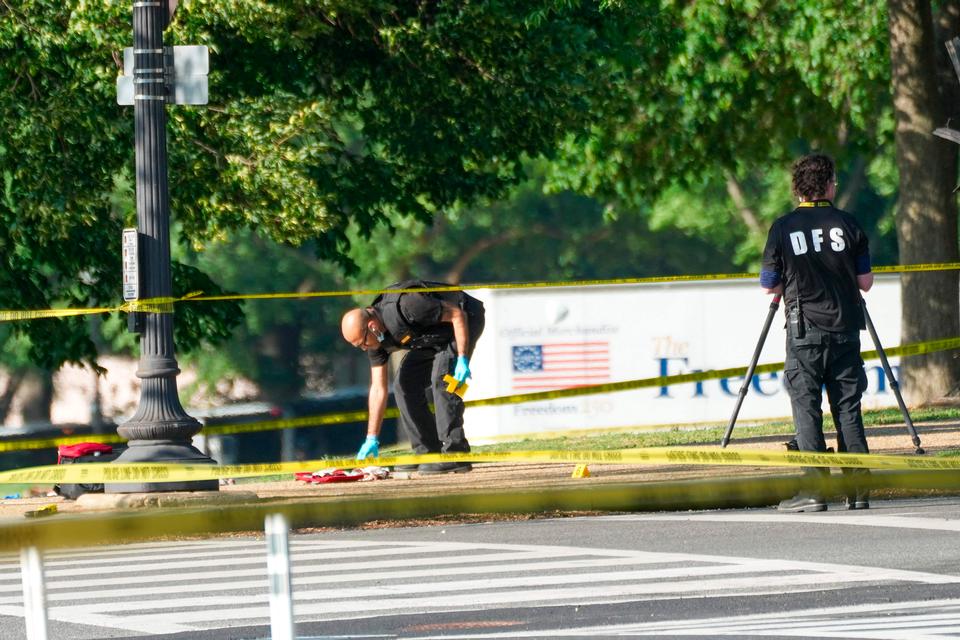 Bevæbnet mand skudt af Secret Service nær Det Hvide Hus