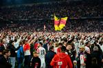 De tyske fans stormede banen, da det stod klart, at freiburg havde spillet sig i finalen i Europa League. Foto: Silas Stein/Ritzau Scanpix