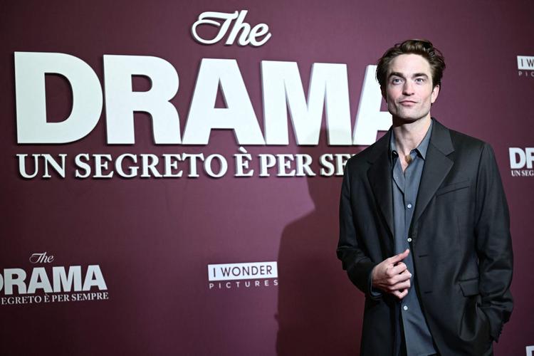 Den britiske skuespiller Robert Pattinson spiller den ene hovedrolle i 'The Drama' side om side med Zendaya. Filmen havde premiere i Danmark 1. april. Foto: Filippo Monteforte/Ritzau Scanpix 