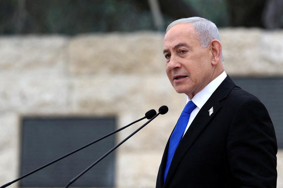 Netanyahu gør klar til valg