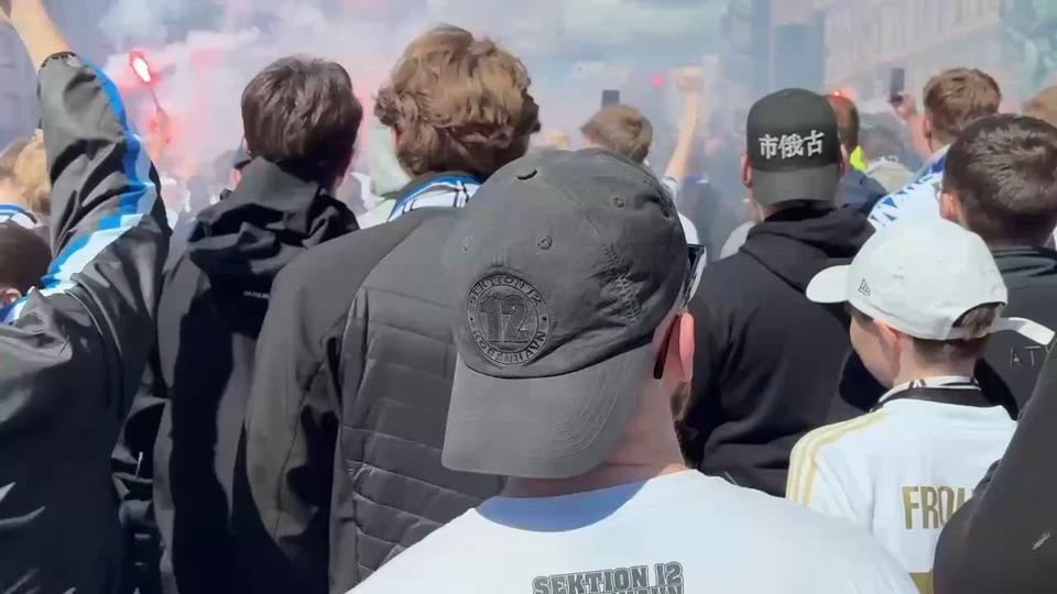 Fans i march så stort på hooliganpakken: »Jeg kan ikke lide det, far«