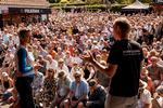 Folkemøde på Bornholm 2025. Politikens chefredaktør Christian Jensen og Magrethe Vestager, bestyrelsesleder for DTU, på Politikens scene i Rosengården. Foto: Jacob Ehrbahn