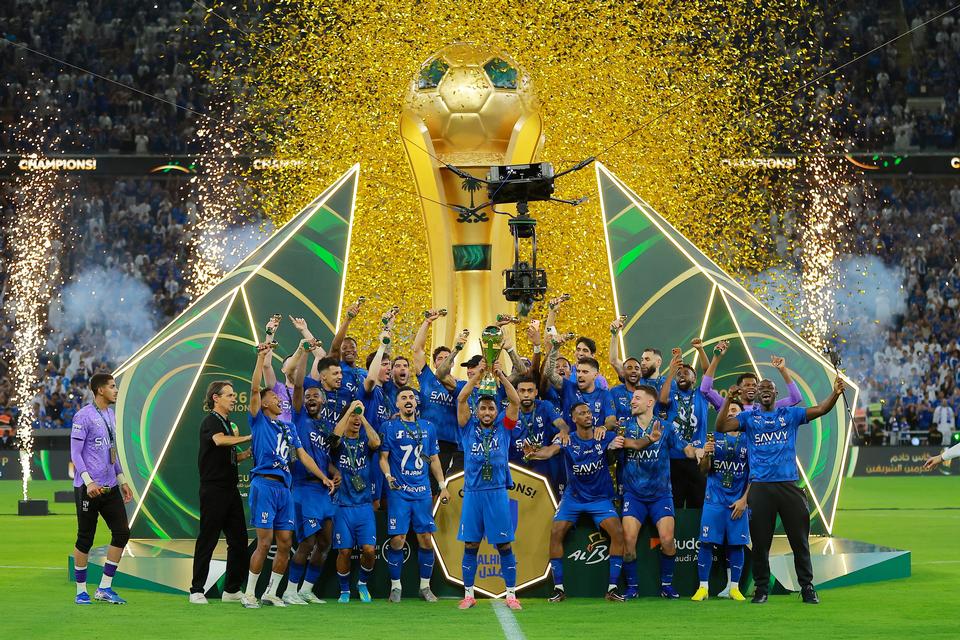  Flotte fodboldfester som her, hvor  King Cup of Champions-finalen blev vundet af Al Hilal holdet og fejret på det største stadion i Jeddah, overskygger de negative fortællinger om Saidi-Arabien. Foto: Stringer/Ritzau Scanpix