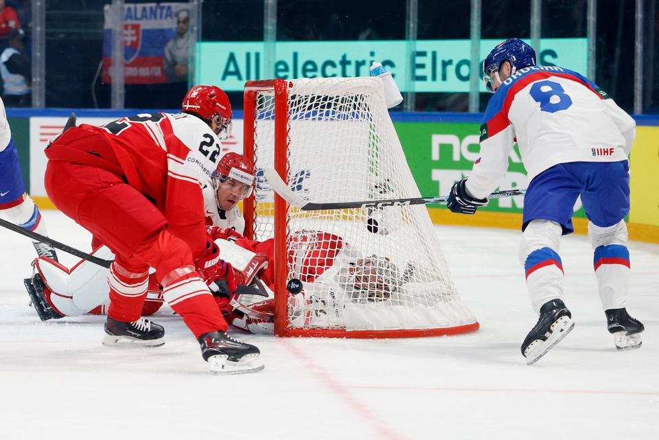 Modløse ishockeymænd flopper i nøglekamp ved VM – nedrykningsgyser truer