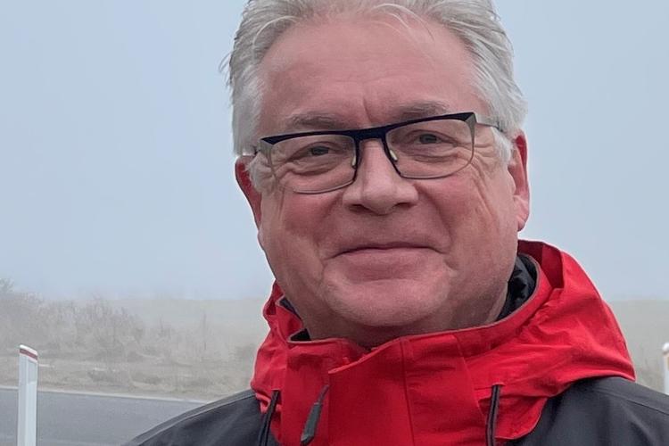 Poul Bak rød