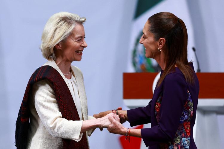 Aftalen blev underskrevet ved en ceremoni ledet af Mexicos præsident, Claudia Sheinbaum, og EU-Kommissionens formand, Ursula von der Leyen. Foto: Raquel Cunha/Ritzau Scanpix