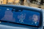 Kongelig undersøger Troels Lund Poulsen måtte fredag køre til Amalienborg for at fortælle kongen, at han ikke kunne danne en regering. Lørdag kl. 11 begynder en ny kongerunde. Foto: Mads Claus Rasmussen/Ritzau Scanpix
