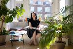 For tiden skriver Leonora Christina Skov på sin næste bog, som hun skal aflevere til sin redaktør inden længe. »Jeg forlader nærmest ikke lejligheden. Jeg sidder bare her i 12-16 timer om dagen og skriver«, fortæller hun.  Foto: Vikki Søholm