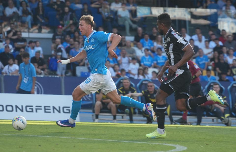 Højlund runder sæsonen af som matchvinder for Napoli