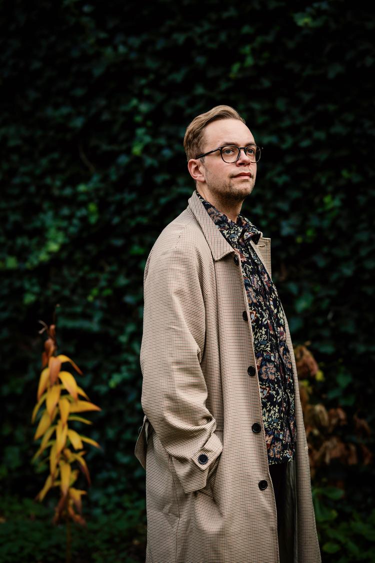»Vi hylder mønsterbryderen og pisser på dem, der står tilbage på perronen«, skriver Lucas Skræddergaard. Foto: Miriam Dalsgaard