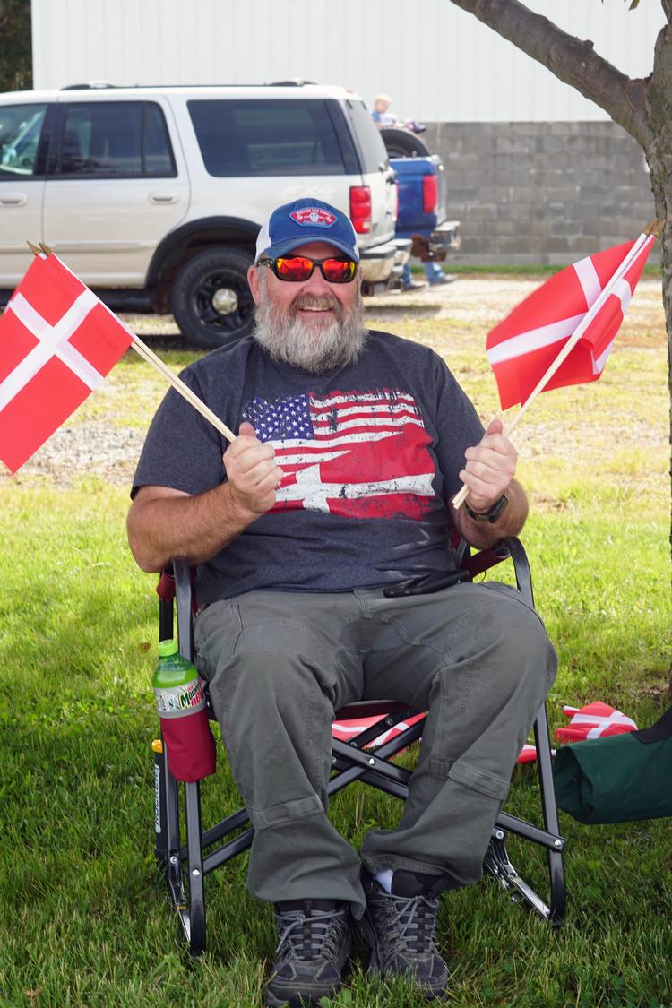 Ryan Schlater er kun kvart dansk, som han selv siger det, men alligevel er han kørt tværs gennem Iowa til Elk Horn for at deltage i Tivoli-festen sammen med sin familie. 