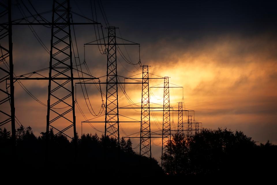 »Det er en vanskelig situation«: Danmarks elnet er presset helt i bund