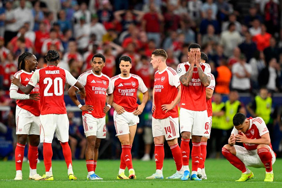Gyserafslutning fra 11-meter-pletten: Arsenal-keeper redder svagt spark
