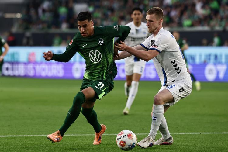 Til daglig spiller danske Adam Daghim i Wolfsburg. Foto: Filip Singer/Ritzau Scanpix