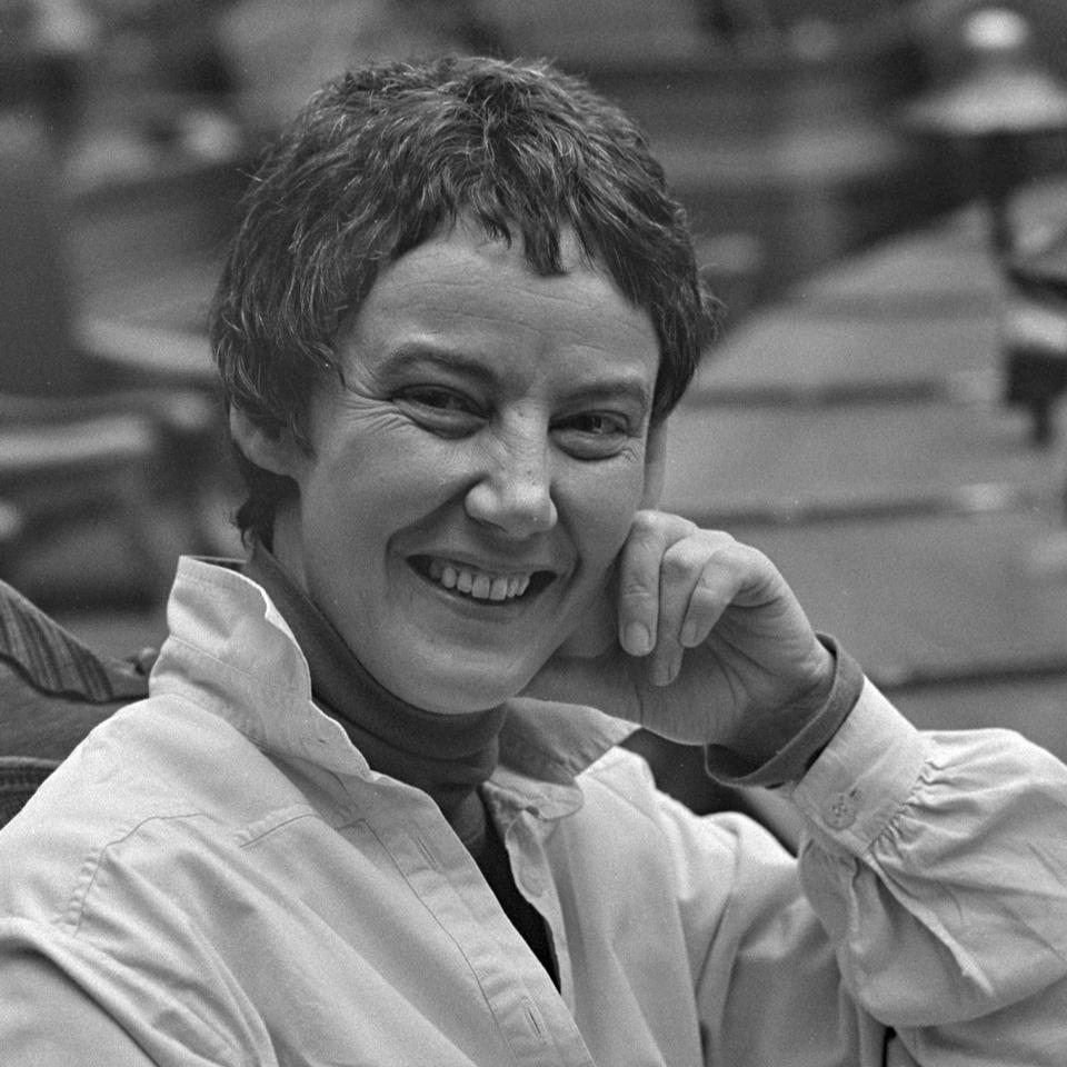 »Jytte Hilden, nyvalgt folketingsmand (S)« lyder billedteksten i arkivet meget sigende til dette portræt taget i Folketinget i 1979.    Foto: Jacob Maarbjerg