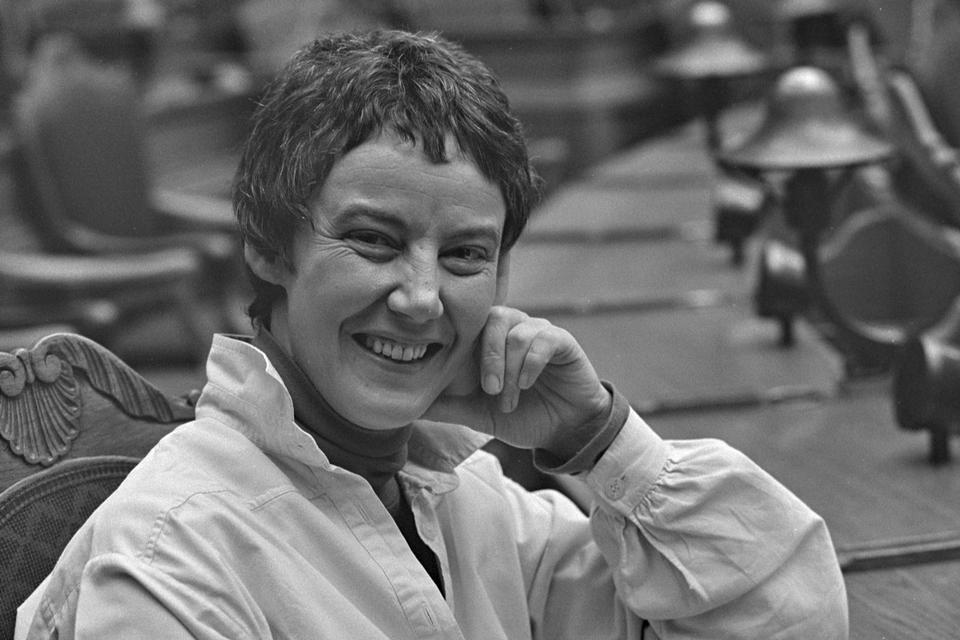 »Jytte Hilden, nyvalgt folketingsmand (S)« lyder billedteksten i arkivet meget sigende til dette portræt taget i Folketinget i 1979.    Foto: Jacob Maarbjerg