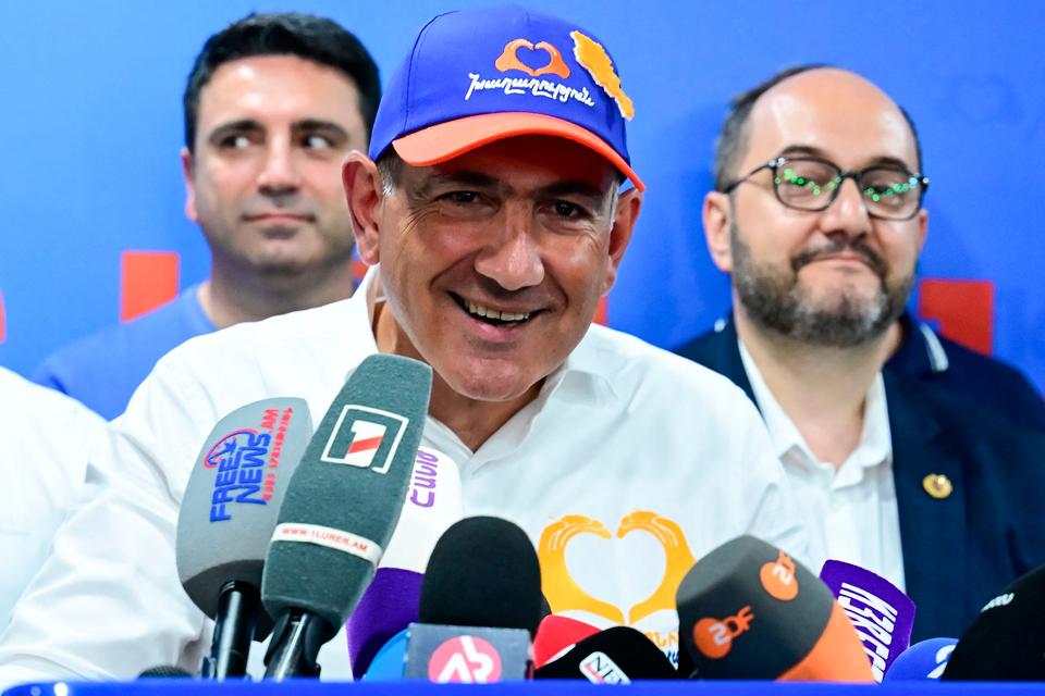 Leder af EU-positivt parti erklærer valgsejr i Armenien