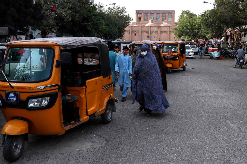 Afghanske mænd protester, efter at Taleban har anh
