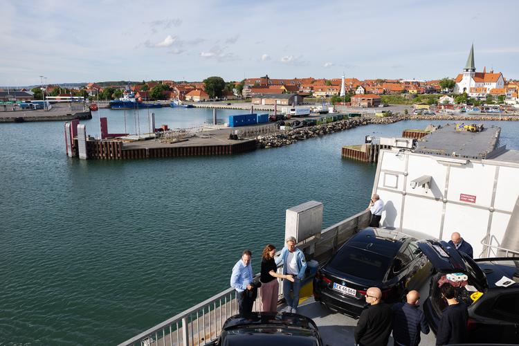 Rønne Havn kan ikke tilbyde strøm til færger og krydstogtskibe. Det statsejede Energinet har ikke kapacitet nok i det undersøiske kabel, som skal levere strømmen til Bornholm. 
 Foto: Thomas Borberg
