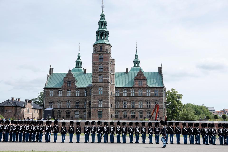 Hun var 19 år og værnepligtig, han var 39 og seniorsergent –