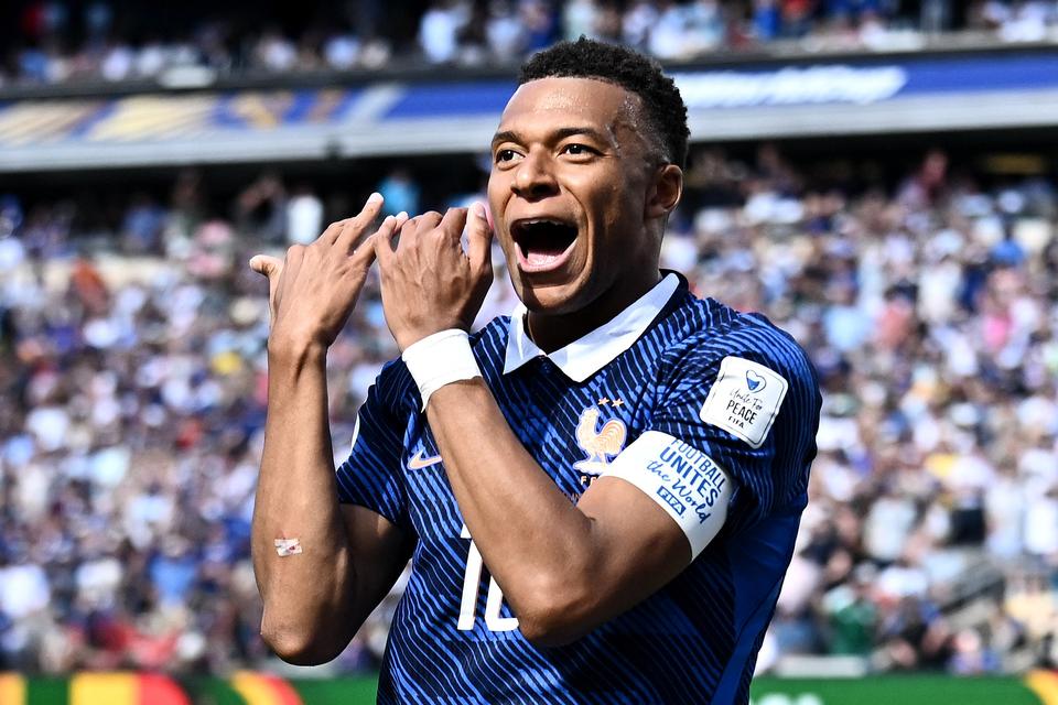   Kylian Mbappé var ikke specielt iøjnefaldende i de første 45 minutter af kampen mod Senegal, men efter pausen viste han klassen og lynede to gange. Foto: Dylan Martinez/Ritzau Scanpix