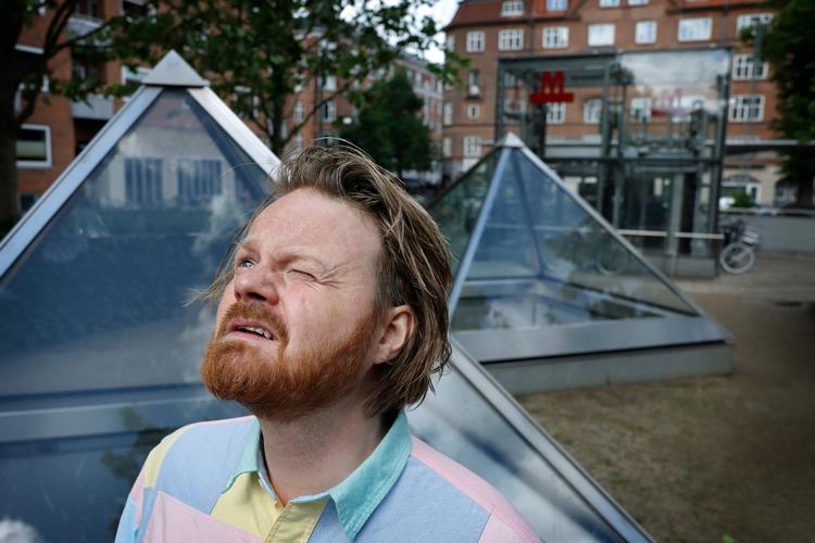 »Vi skal jo stole på os selv for fanden«. Jacob Moth-Poulsen kalder dansk teater mageligt, kritiserer Det Kongelige Teater og efterlyser mere kunstnerisk mod. Foto: Jens Dresling